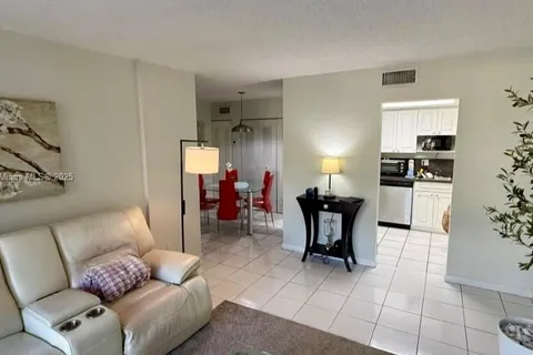 8311 SW 142 nd ave # 205, Miami FL 33183