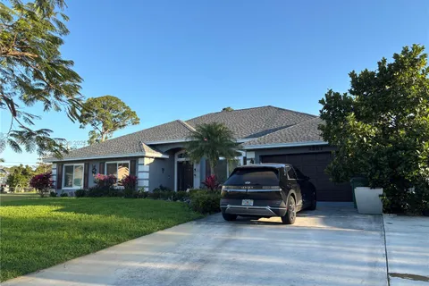 2267 SW Haycraft Cir, Port St. Lucie FL 34953