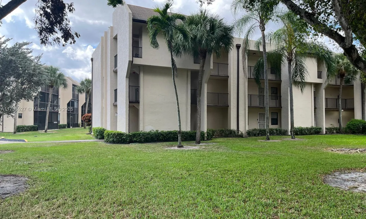 6351 N University Dr. # 324, Tamarac FL 33321