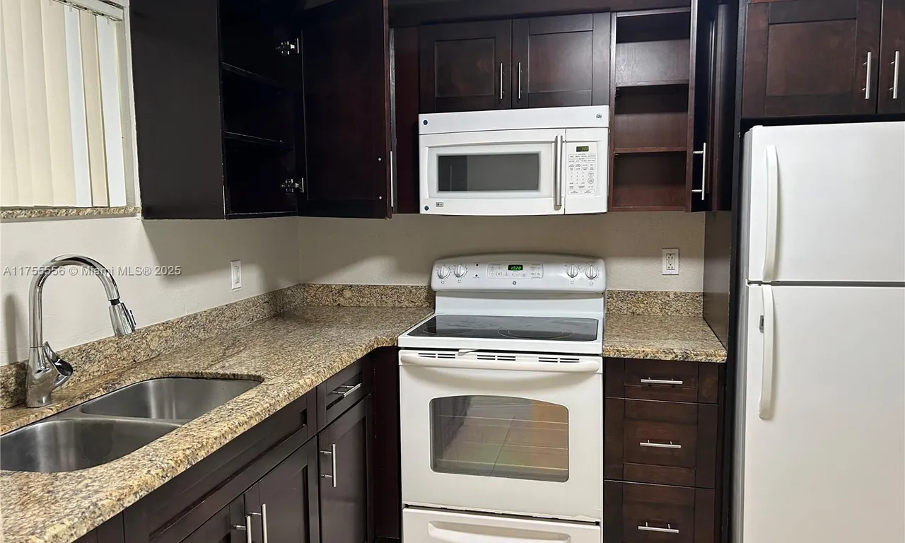 4215 N University Dr # 109, Sunrise FL 33351