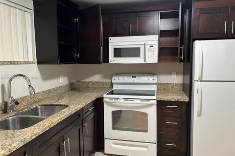 4215 N University Dr # 109, Sunrise FL 33351