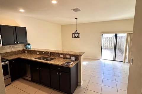 3210 SE 6th St, Homestead FL 33033