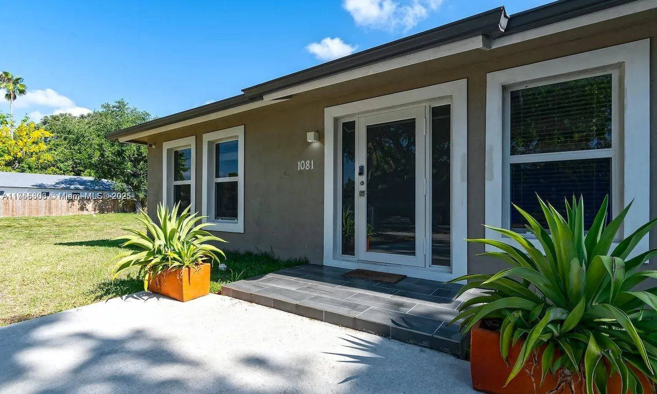 1081 NE 132nd St, North Miami FL 33161