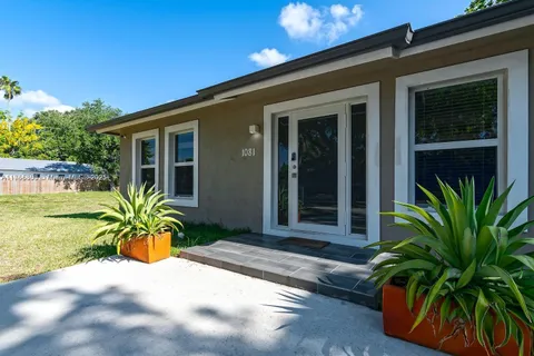 1081 NE 132nd St, North Miami FL 33161