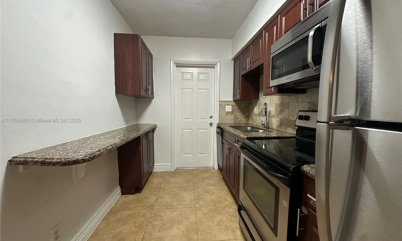 110 NE 19th Ave # 8, Deerfield Beach FL 33441