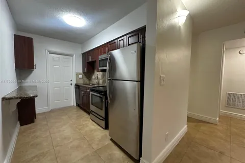110 NE 19th Ave # 8, Deerfield Beach FL 33441