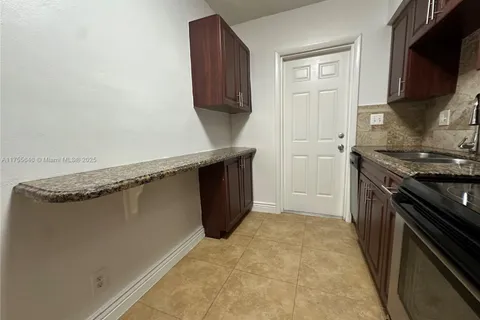 110 NE 19th Ave # 8, Deerfield Beach FL 33441