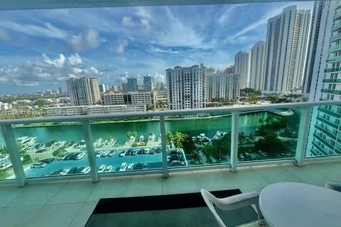 100 Bayview Dr # 1429, Sunny Isles Beach FL 33160