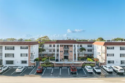 2424 NE 9th St # 205, Fort Lauderdale FL 33304