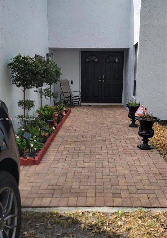 7420 NW 35th Ct, Lauderhill FL 33319