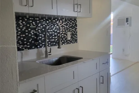 715 SW 6th St # 2, Dania Beach FL 33004