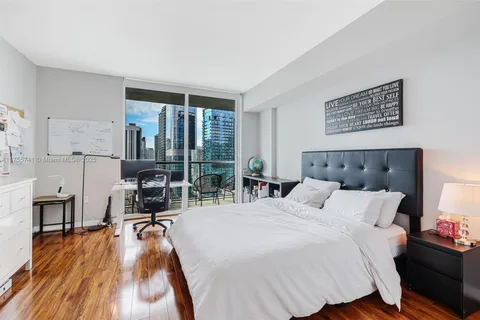 55 SE 6th St # 3106, Miami FL 33131