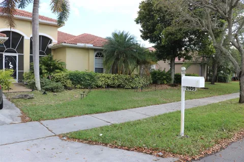 2905 Fairways Dr, Homestead FL 33035