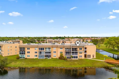 9201 Sunrise Lakes Blvd # 306, Sunrise FL 33322