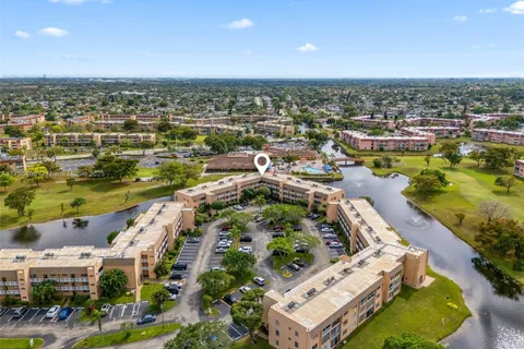 9201 Sunrise Lakes Blvd # 306, Sunrise FL 33322