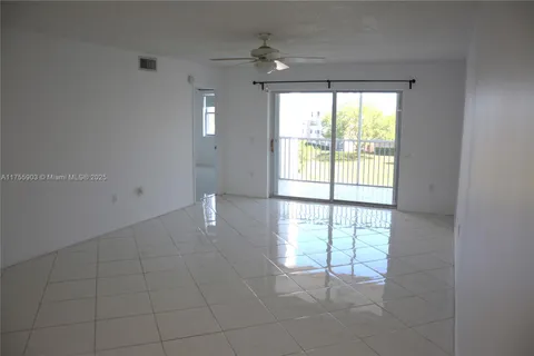 2560 NW 103rd Ave # 407, Sunrise FL 33322