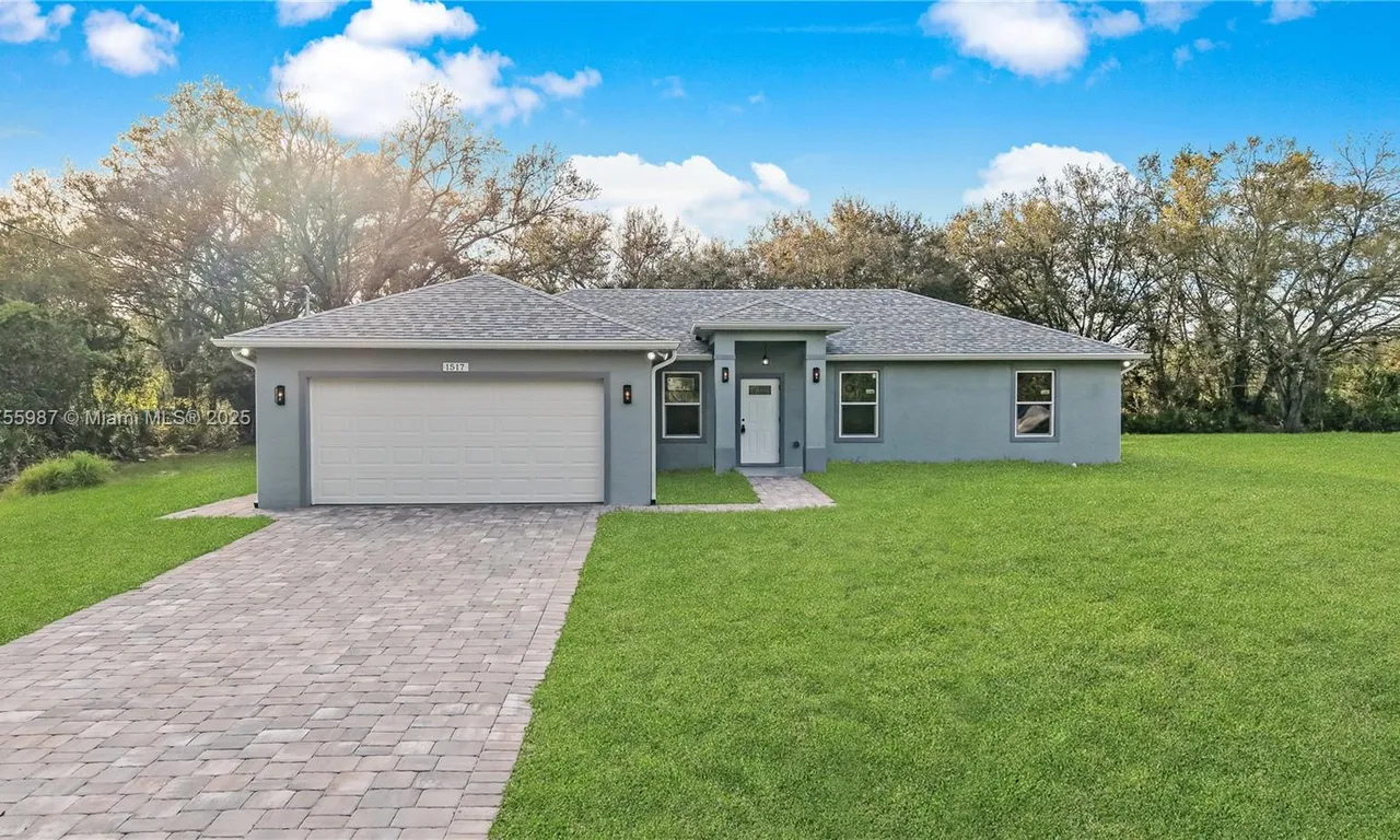 1517 MCKINLEY, Lehigh Acres FL 33972