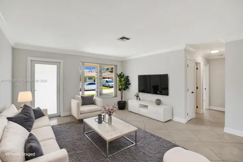 2927 NW 46th St, Tamarac FL 33309