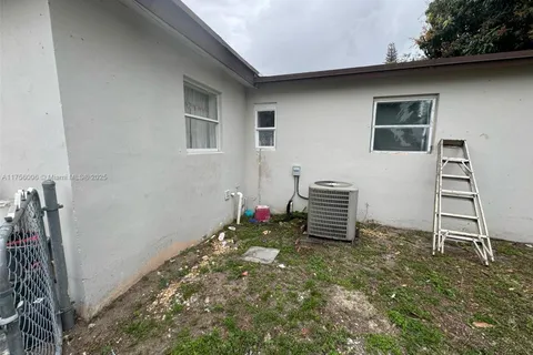 3220 NW 16th St, Lauderhill FL 33311