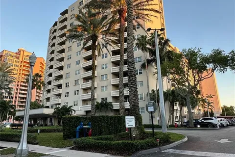 90 Edgewater Dr # 910, Coral Gables FL 33133