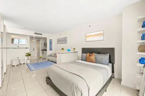2889 Mcfarlane Rd # 909, Miami FL 33133