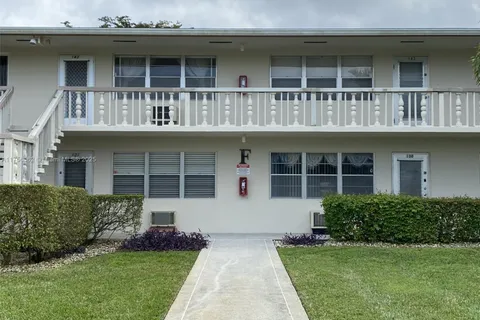 142 Cambridge F # 142, West Palm Beach FL 33417