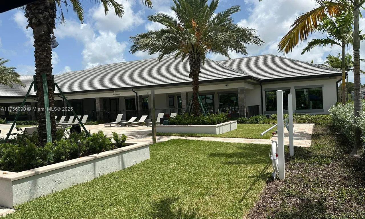 2131 N Appleton Cir N, Oakland Park FL 33309