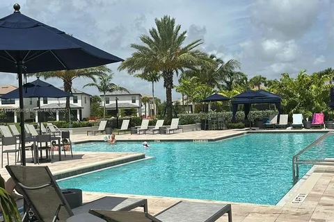 2131 N Appleton Cir N, Oakland Park FL 33309
