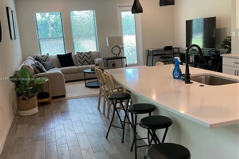 2131 N Appleton Cir N, Oakland Park FL 33309