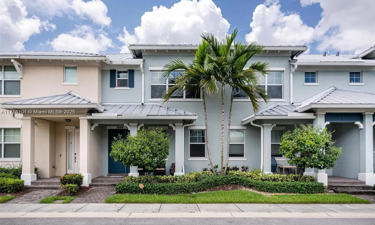 3944 Poinciana Ln, Hollywood FL 33021
