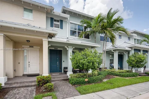 3944 Poinciana Ln, Hollywood FL 33021