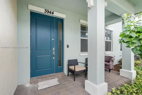 3944 Poinciana Ln, Hollywood FL 33021