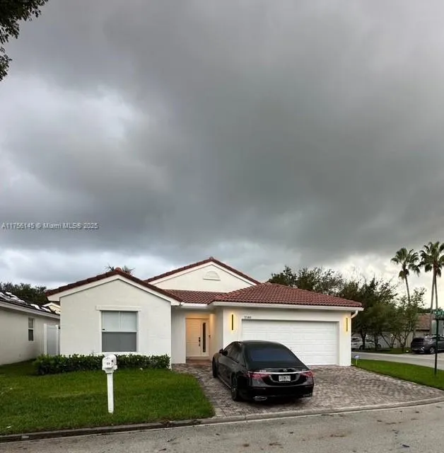 3380 SW 50th St, Hollywood FL 33312