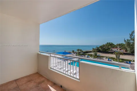 3180 S Ocean Dr # 310, Hallandale Beach FL 33009