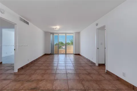 3180 S Ocean Dr # 310, Hallandale Beach FL 33009