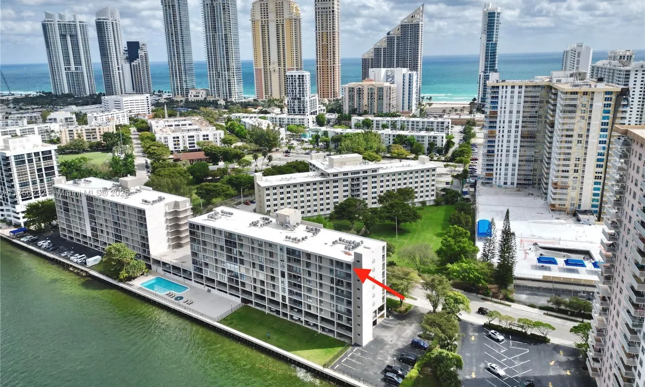 17500 N Bay Rd # S907, Sunny Isles Beach FL 33160