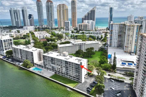 17500 N Bay Rd # S907, Sunny Isles Beach FL 33160