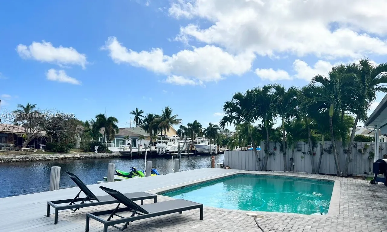 420 SE 15th Ave, Pompano Beach FL 33060