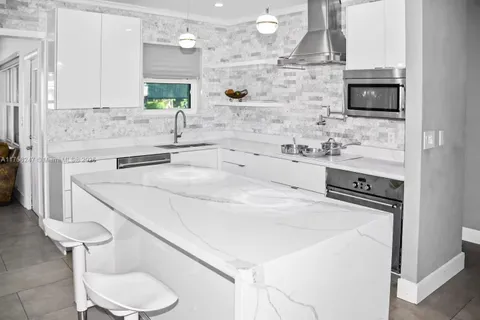 420 SE 15th Ave, Pompano Beach FL 33060