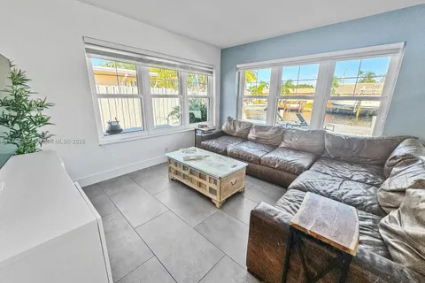 420 SE 15th Ave, Pompano Beach FL 33060