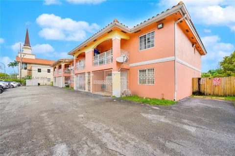 601 E 1st Ave # 202, Hialeah FL 33010