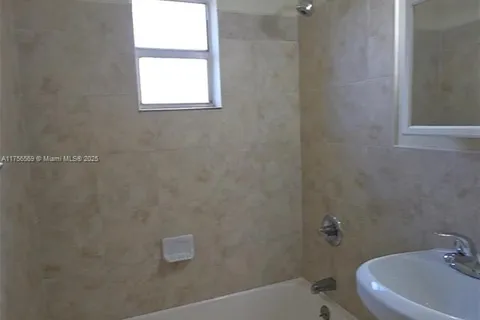 210 NW 5th Ave # 3, Dania Beach FL 33004