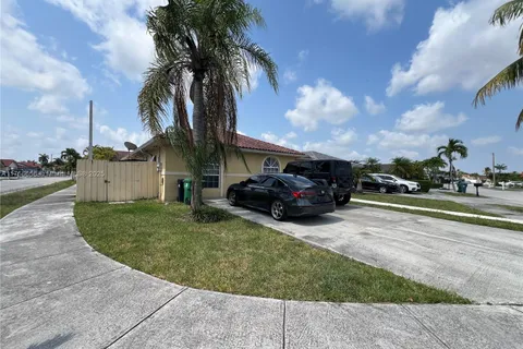 14300 SW 52nd St, Miami FL 33175