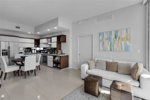 2100 Park Ave # 204, Miami Beach FL 33139