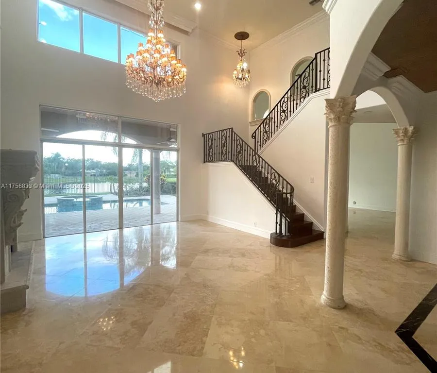 2547 Montclaire Cir # 2547, Weston FL 33327