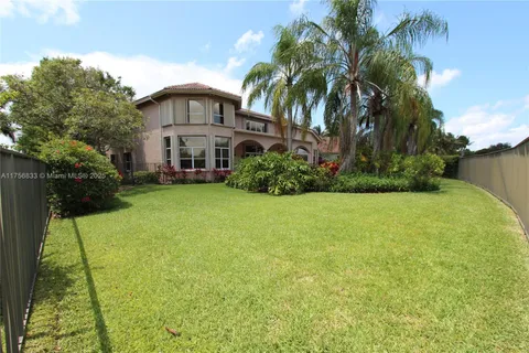 2547 Montclaire Cir # 2547, Weston FL 33327