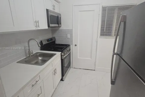 7435 Byron Ave # 5, Miami Beach FL 33141
