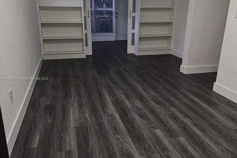 7435 Byron Ave # 5, Miami Beach FL 33141