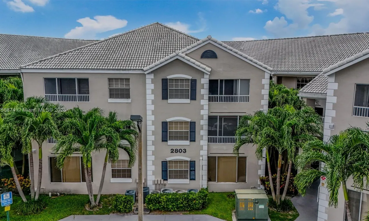 2803 N Oakland Forest Dr # 208, Oakland Park FL 33309