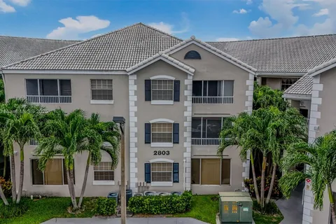 2803 N Oakland Forest Dr # 208, Oakland Park FL 33309